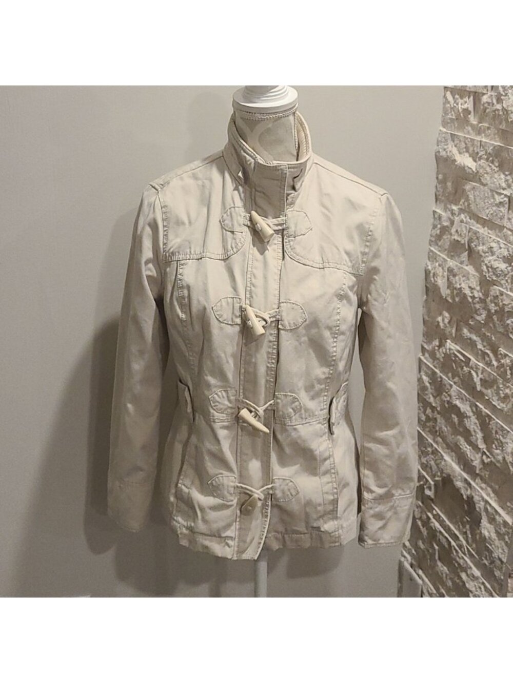 Reitmans cream lightweight fall jacket